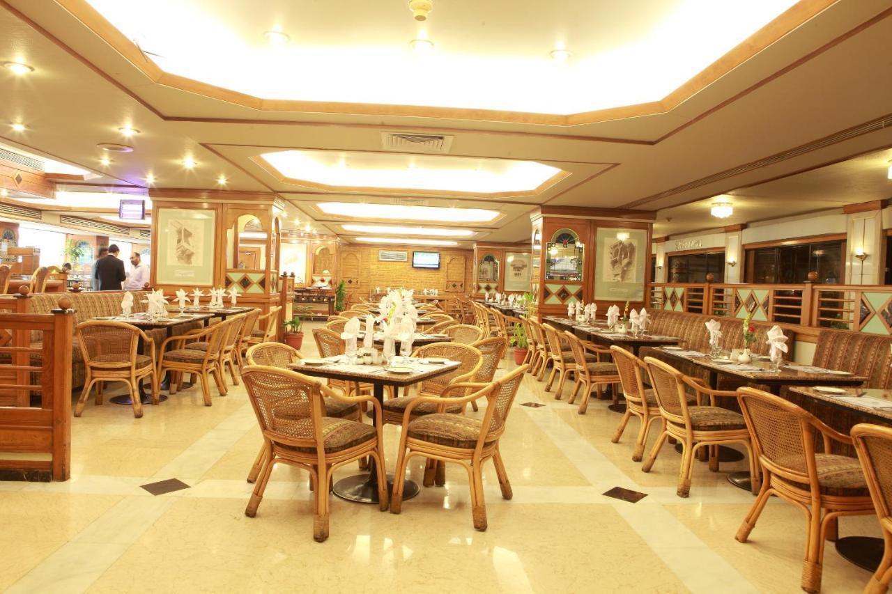 Regent Plaza Hotel & Convention Center Karachi Exterior photo