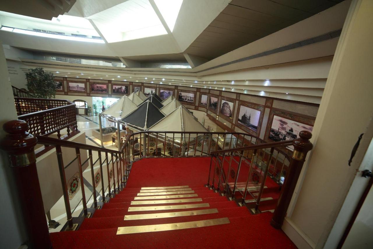 Regent Plaza Hotel & Convention Center Karachi Exterior photo